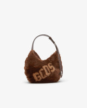 Carica l'immagine nel visualizzatore di Gallery, Comma Small Faux Fur Logo Twist Bag