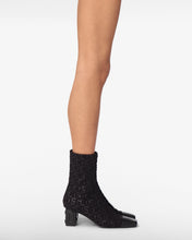 Carica l'immagine nel visualizzatore di Gallery, Monogram Logo Heel Ankle Boots | Women Boots Black | GCDS®