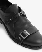 Carica l'immagine nel visualizzatore di Gallery, Multi Lace Buckle Derby Shoes | Men Loafers Black | GCDS®