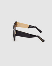 Carica l'immagine nel visualizzatore di Gallery, GD0026 Cat-eye sunglasses : Women Sunglasses Black | GCDS