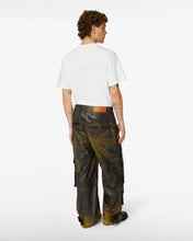 Carica l&#39;immagine nel visualizzatore di Gallery, Rub-Off Leather Ultracargo | Men Trousers Black | GCDS®
