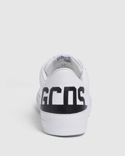 Load image into Gallery viewer, Leather logo sneakers: Men Shoes Black | GCDS
