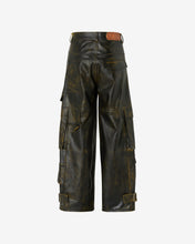 Carica l&#39;immagine nel visualizzatore di Gallery, Rub-Off Leather Ultracargo | Men Trousers Black | GCDS®
