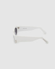 Carica l&#39;immagine nel visualizzatore di Gallery, GD016 RECTANGULAR SUNGLASSES: Unisex Sunglasses White | GCDS

