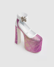 Carica l&#39;immagine nel visualizzatore di Gallery, Crystal divine heels: Women Shoes Pink | GCDS
