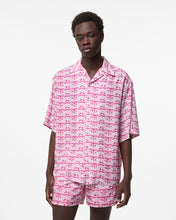Carica l&#39;immagine nel visualizzatore di Gallery, Waved Logo Print Bowling Shirt : Men Shirts Fuchsia | GCDS Spring/Summer 2023
