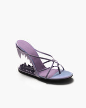 Load image into Gallery viewer, Morso Metallic Thong Sandals
